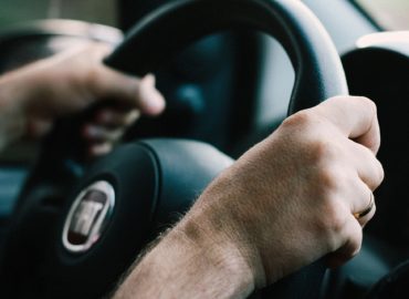 Muž z Nitry odmietal podpísať pokutu. Policajtom nechcel uviesť svoje údaje, pretože je slobodná osoba