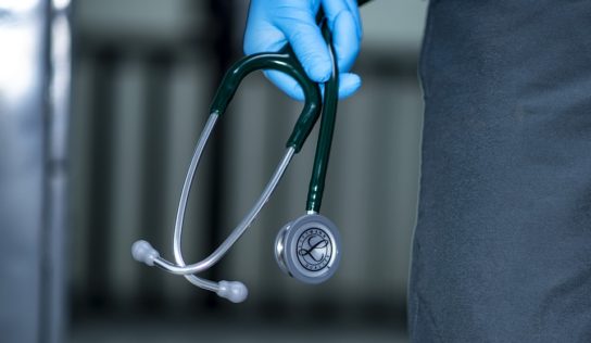 Nitriansky lekár čelí obvineniu z úplatku