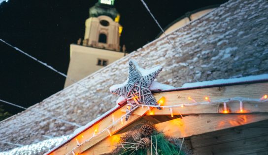 Advent na hrade roky priláka množstvo ľudí. Tento rok by ste sa mali objednať