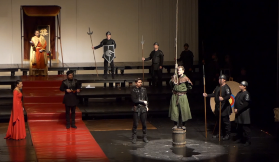 Divadlo uviedlo hru Robin Hood