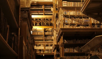 Návštevníci si môžu pozrieť unikátne priestory Diecéznej knižnice