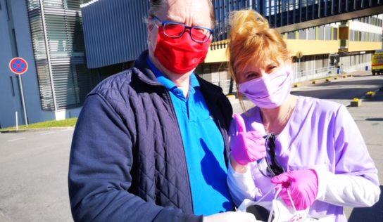 Z dielne DAB vyšli stovky rúšok