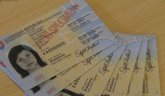 Policajné pracoviská dokladov budú otvorené dlhšie