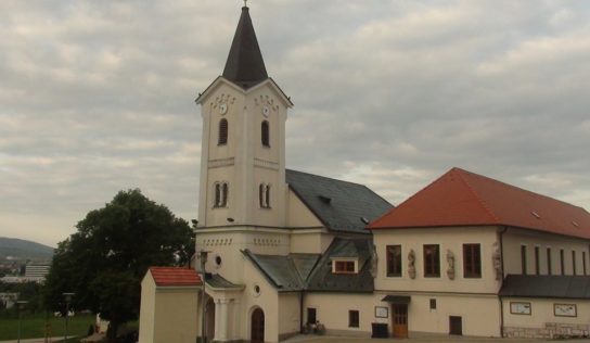 Mariánska púť na nitrianskej Kalvárii priláka veriacich z celého Slovenska