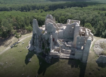 Turisti môžu hrad Hrušov spoznať aj prostredníctvom komentovanej prehliadky