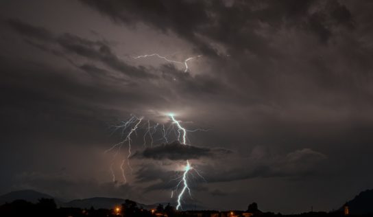 Vo Vrábľoch vyhlásili mimoriadnu situáciu. Kúpalisko Podhájska je v troskách