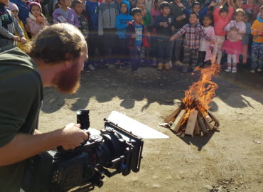 Študenti UKF priložili ruku k dielu. Film Cesta von poputuje do sveta