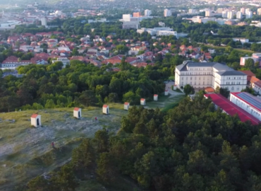Schválili dotácie na obnovu pamiatok: Peniaze pôdu napríklad na tržnicu, Kalváriu a Zoborský kláštor