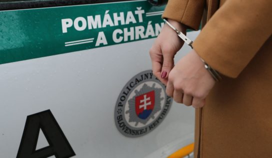 Podgurážení na cestách: Za trúfalosť policajná cela