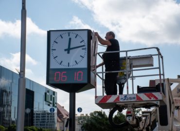 Nové hodiny na starom mieste