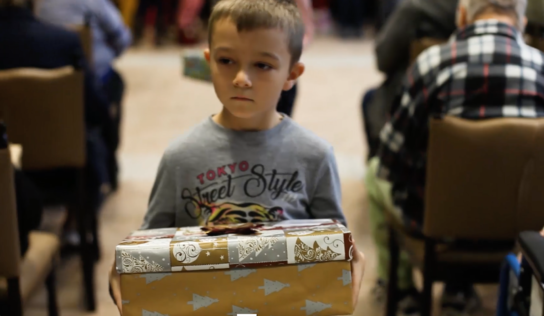 Deti z detských domovov poteší projekt Vianoce z krabičky