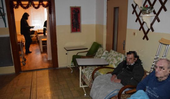 Majiteľka domova sociálnych služieb je obvinená z týrania svojich klientov