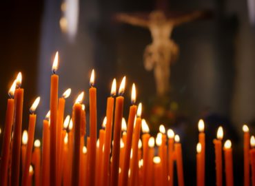 Nitriansky biskup Judák slávnostne požehnal hromničné sviece