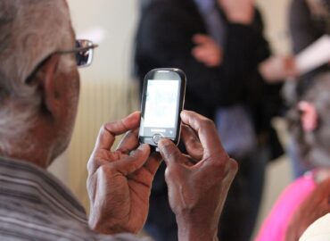 Krajská polícia znovu upozorňuje na podvodníkov, ktorí chcú seniorov oklamať telefonátmi