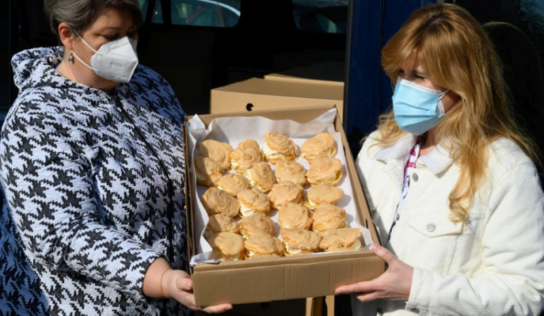 Sladká odmena pre nitrianskych zdravotníkov v podobe 2500 kusov veterníkov