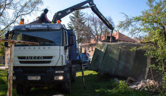 (FOTO) Nelegálne garáže sú preč. Mesto ich dalo odstrániť