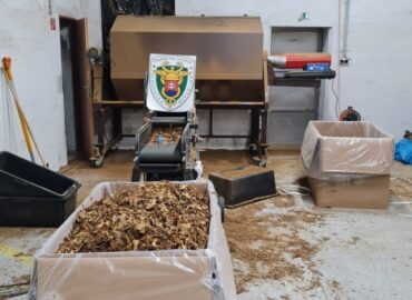 V Nitrianskom kraji bola odhalená nelegálna výrobňa cigariet: Zaistili vyše 12 ton