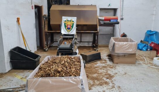 V Nitrianskom kraji bola odhalená nelegálna výrobňa cigariet: Zaistili vyše 12 ton