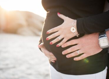 Budúce matky môžu od 1. apríla žiadať o dávku tehotenské. Študentky majú nárok na tehotenské štipendium