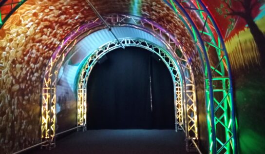 Stále výstavy Agrokomplexu odrážajú súčasnosť aj minulosť: Ponúkajú svetelné efekty, optické ilúzie a svetlo na konci tunela