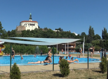 Sezóna nitrianskeho kúpaliska už nejaký čas trvá. Aká je spokojnosť návštevníkov?
