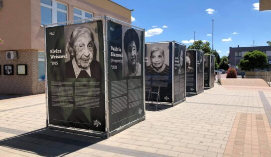 Čerešňové námestie vo Vrábľoch zaplnila putovná výstava o silných osudoch 2. svetovej vojny