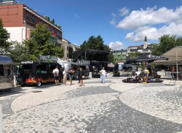 V Nitre sa začal Slovak Food Truck Fest. Nechýba chutné jedlo a pestrý program