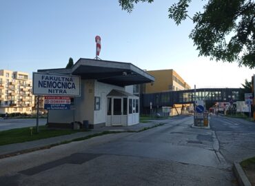 Opatrenia sa uvoľňujú aj v nemocniciach: FN Nitra mení organizáciu testovania
