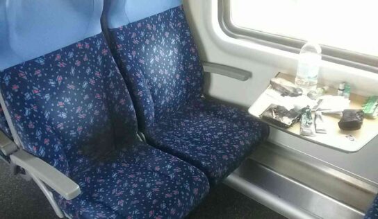 (FOTO) Hasiči z Nitry zasahovali pri požiari vo vlaku: Dôvodom bolo vzbĺknutie nabíjačky