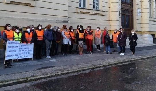 Zamestnanci súdu protestovali proti reforme súdnej mapy