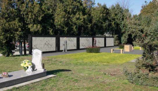 Šaľa začala na mestskom cintoríne stavať nové kolumbárium