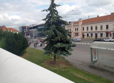 Nitrianski poslanci opäť rokovali o zeleni v centre mesta. Boli občania pri podpisovaní petície za zachovenie zelene zavádzaní?