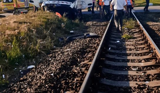 Pri Nitre sa zrazilo nákladné auto a vlak. Zranené boli tri osoby