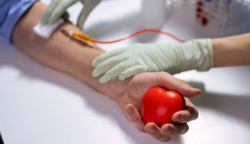Pomôžte nahradiť chýbajúcich darcov krvi počas leta