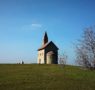 Pred silvestrovskými oslavami si môžete vychutnať ľahšiu turistiku výstupom na Dražovský kostolík