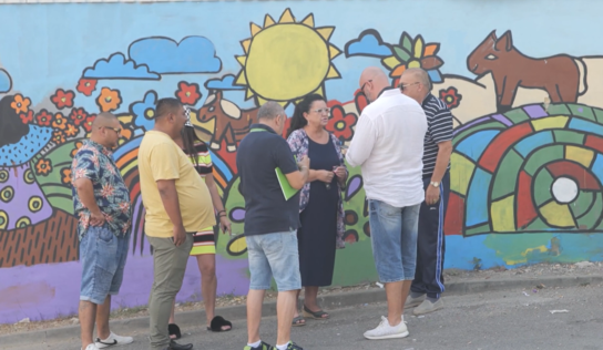 Maľovaný múr na Borovej symbolizuje búranie predsudkov a zaktivizovanie miestnych