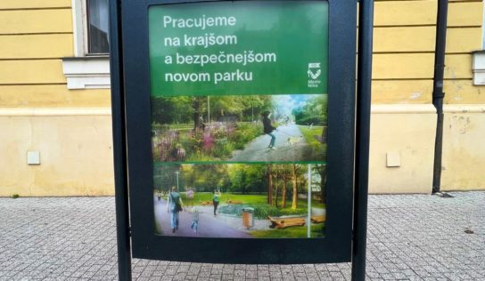 V Nitre pokračuje revitalizácia nového parku. Pribudli lavičky a osvetlenie