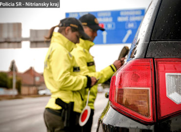 Policajti mali rušný víkend: chytili hneď troch opitých vodičov, ďalšieho so zákazom jazdiť do roku 2100!