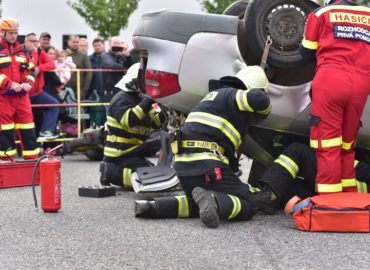 Desať tímov hasičov si zasúťaží vo vyslobodzovaní zranených osôb z vozidiel