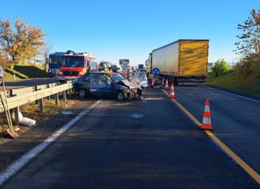 Dve dopravné nehody v jednom dni skončili tragicky. Pri tretej bolo zranené 3-ročné dieťa