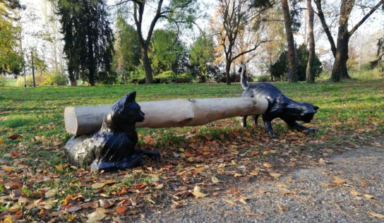 (FOTO) V novom parku pribúdajú unikátne lavičky z ríše zvierat