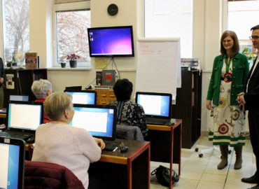 Počítačový kurz v krajskej knižnici pomôže dôchodcom zorientovať sa v digitálnej oblasti