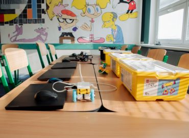 Žiaci zo ZŠ Škultétyho programujú vlastného lego robota