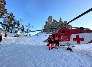 Muž skolaboval pri zrúcanine hradu: Na miesto vyslali záchranársky vrtuľník