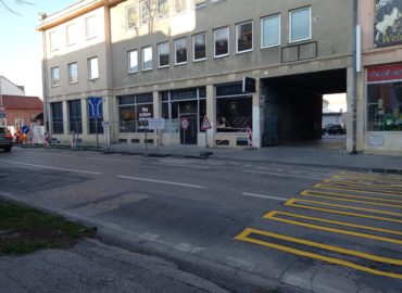 Na Mostnej ulici prebiehajú rekonštrukčné práce