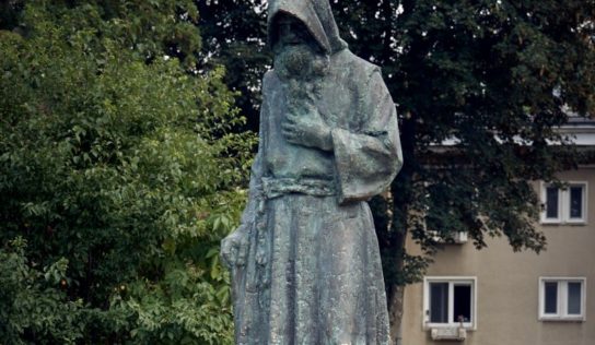 V Nitre požehnali novú sochu. Predstavuje patróna mesta sv. Andreja – Svorada