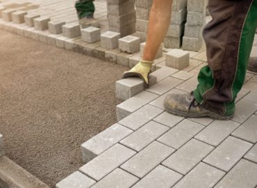 Zničené schodisko a rázcestie na hradnom kopci dostanú novú podobu