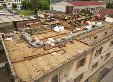 Budova bývalého Kina Palace čoskoro bude mať novú strechu