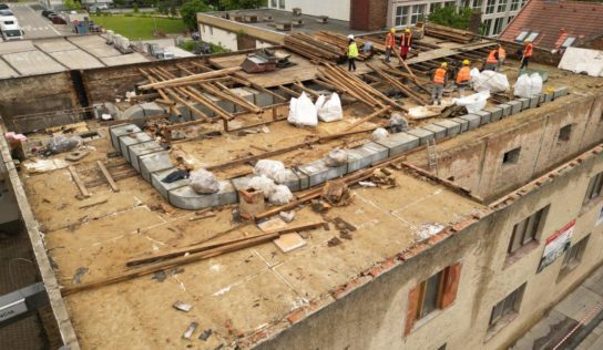 Budova bývalého Kina Palace čoskoro bude mať novú strechu