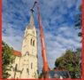 Vráble pokračujú v odstraňovaní dôsledkov veternej smršte. Pozostatky poškodeného kríža odstránili